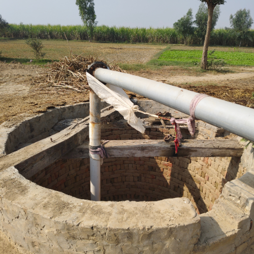 a well with groundwater contraption to represent the hydrogeological modelling and data analysis service